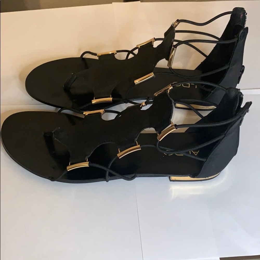 Aldo black w/ gold gladiator sandals size 8 woman